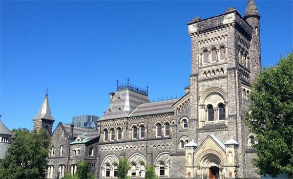 如何自己申请加拿大多伦多大学本科？