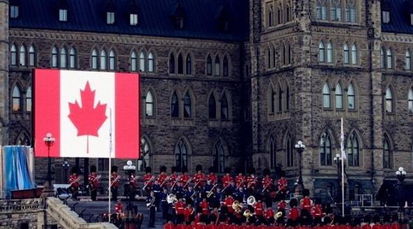 加拿大长期签证和加拿大枫叶卡哪个好？