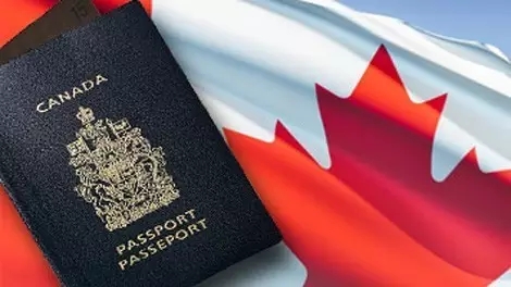 新移民首次登陆加拿大需要枫叶卡吗？